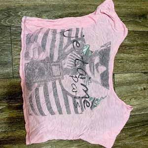 Cute pink Paris crop top